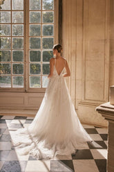 Elegant spaghetti straps sleeveless a-line lace Wedding Dresses